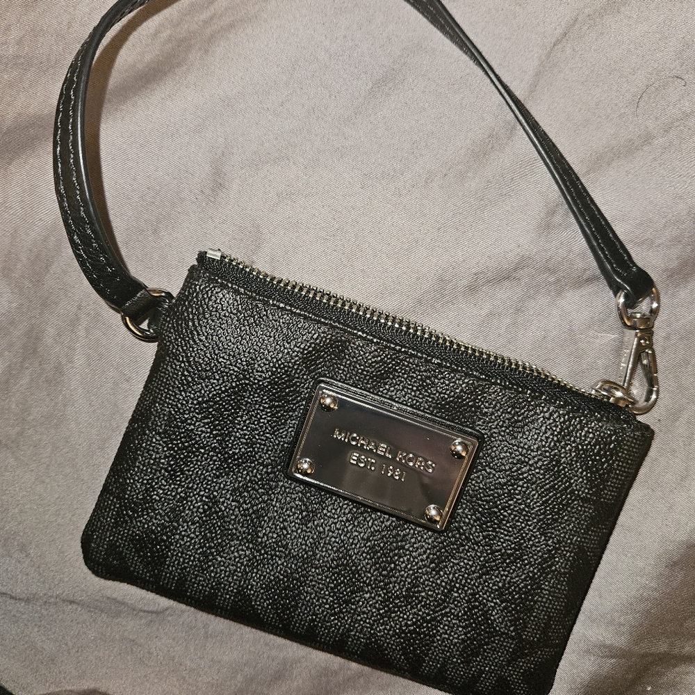 Michael Kors Jet Set Wristlet